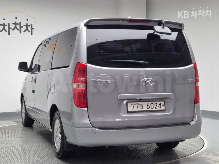 Hyundai Starex 2017 — 2