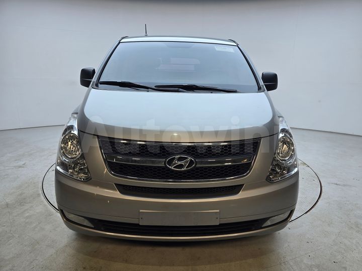 Hyundai Starex 2015 — 2