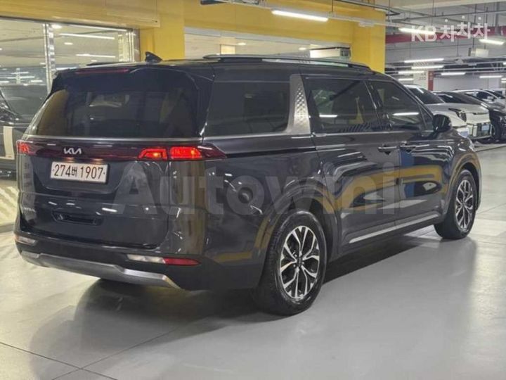 Kia Carnival 2023 — 4