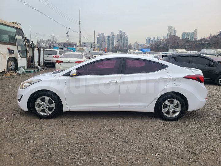 Hyundai Avante 2015 — 2
