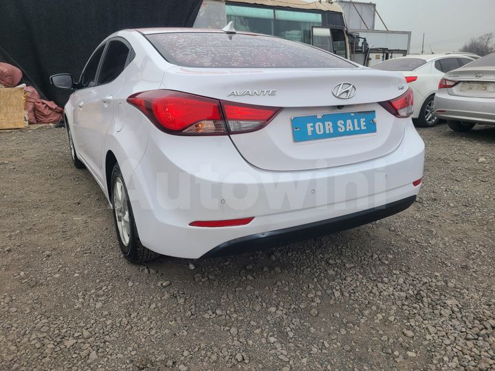 Hyundai Avante 2015 — 3