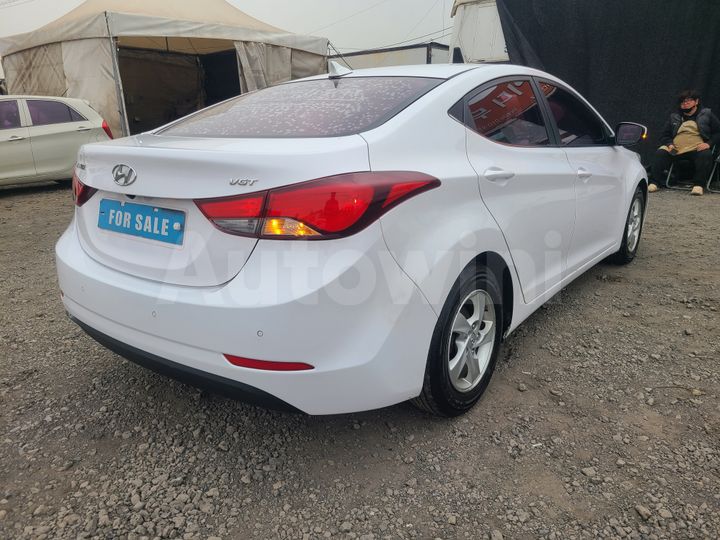 Hyundai Avante 2015 — 5