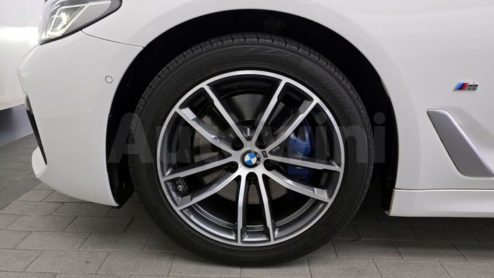 BMW 5 Series 2021 — 5