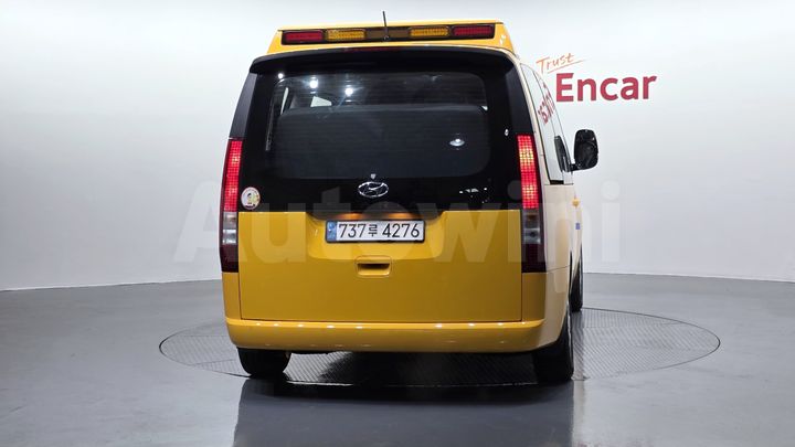 Hyundai Staria 2023 — 4
