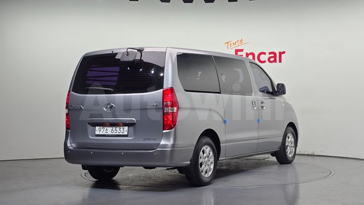 Hyundai Starex 2015 — 2