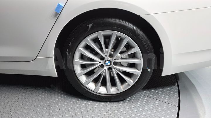 BMW 5 Series 2023 — 5