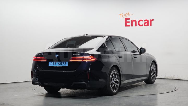 BMW i5 2025 — 2