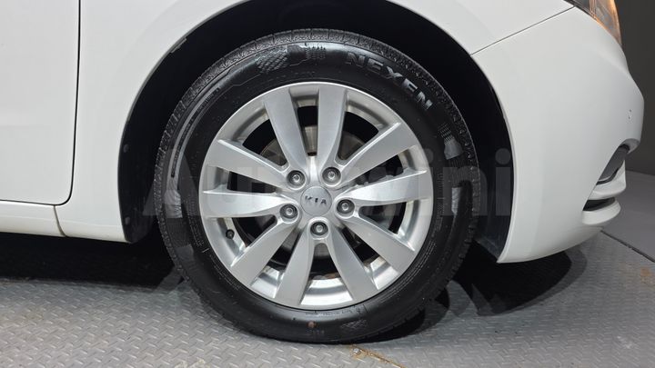 Kia K3 2015 — 5