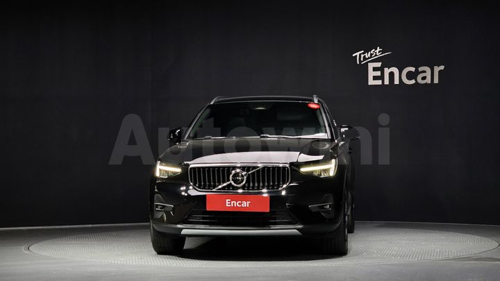 Volvo XC40 2023 — 3