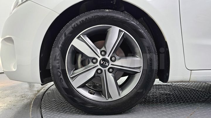 Kia K3 2018 — 5