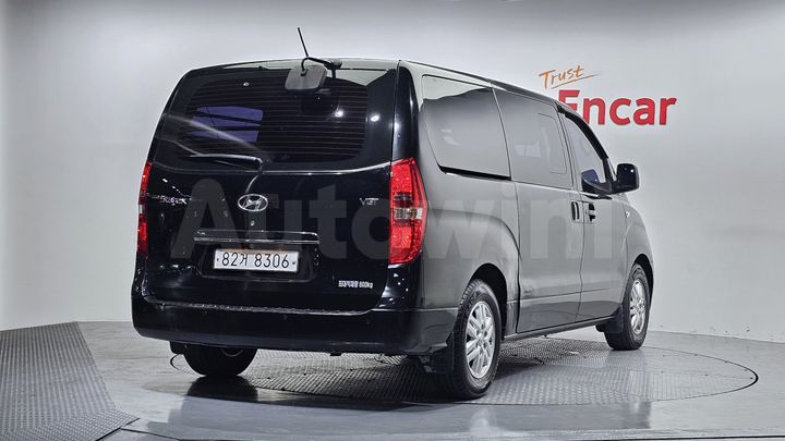 Hyundai Starex 2017 — 2