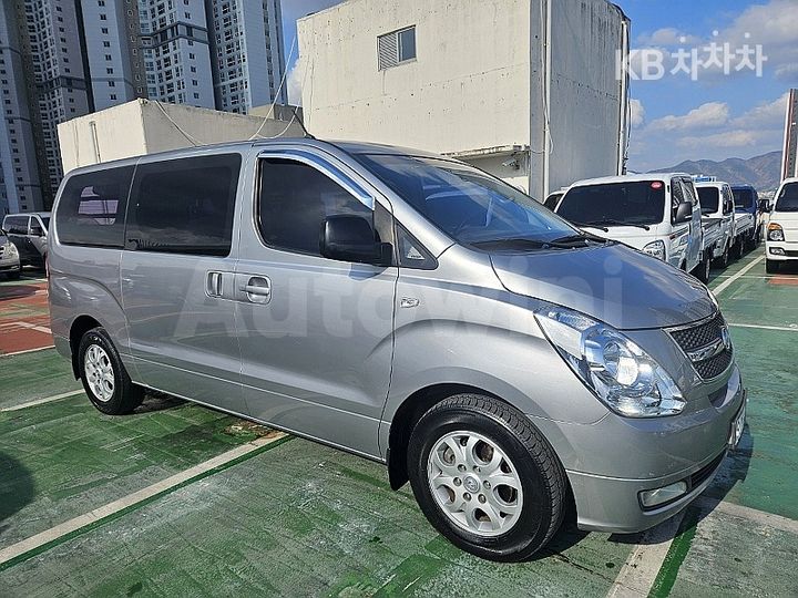 Hyundai Starex 2015 — 2