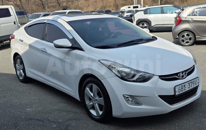 Hyundai Avante 2013 — 2