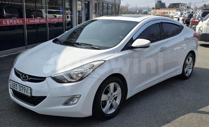 Hyundai Avante 2013 — 3