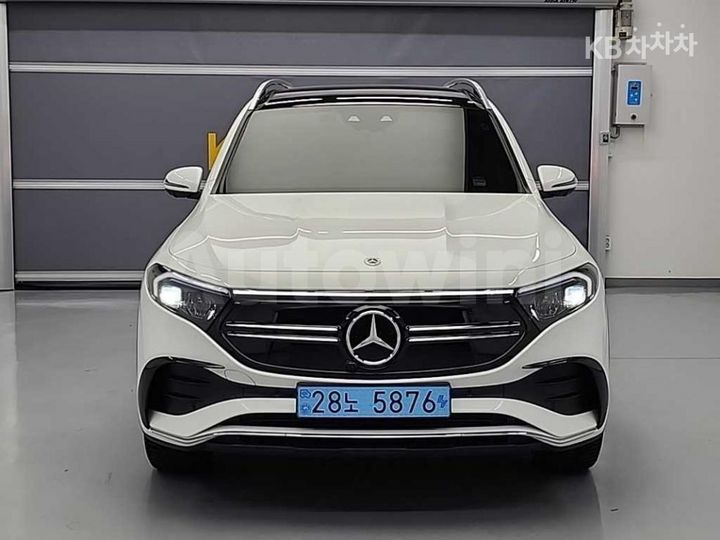 Mercedes Benz EQB
