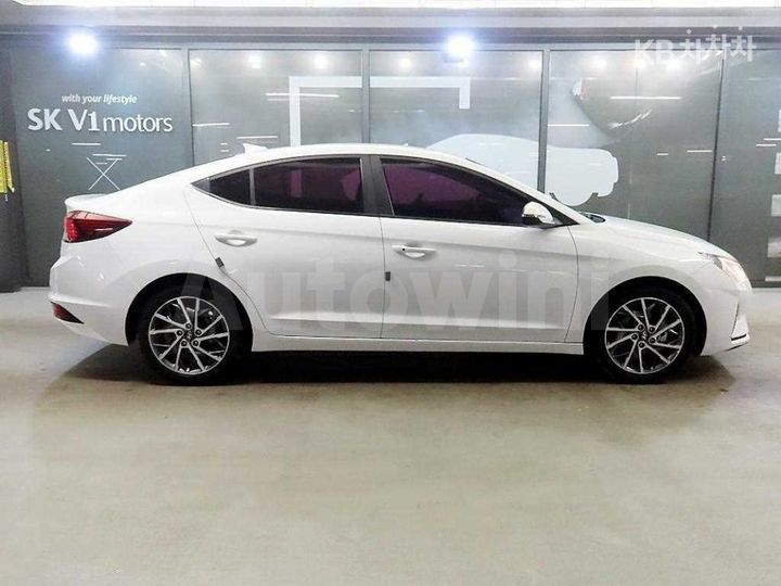 Hyundai Avante 2019 — 3
