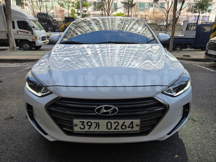 Hyundai Avante 2017 — 2