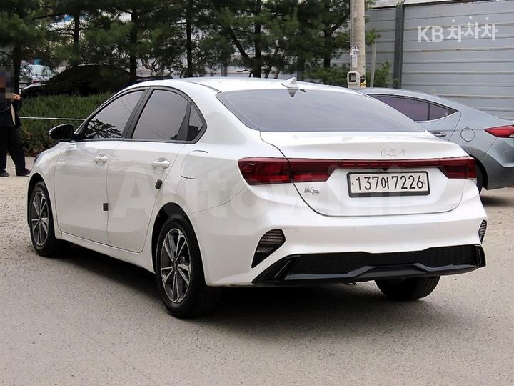 Kia K3 2022 — 3