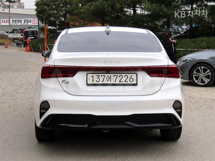 Kia K3 2022 — 4