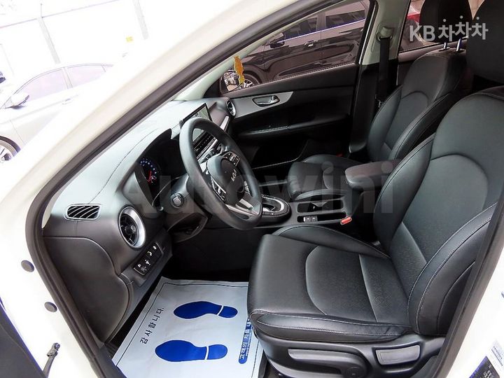 Kia K3 2022 — 5