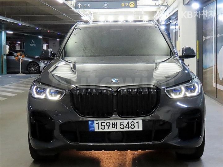 BMW X5 2022 — 2