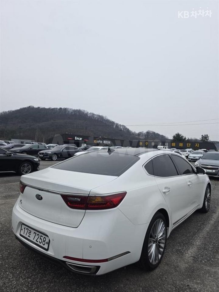 Kia K7 2017 — 2