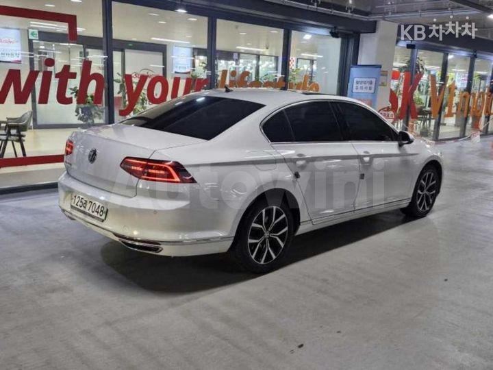 Volkswagen Passat 2018 — 4