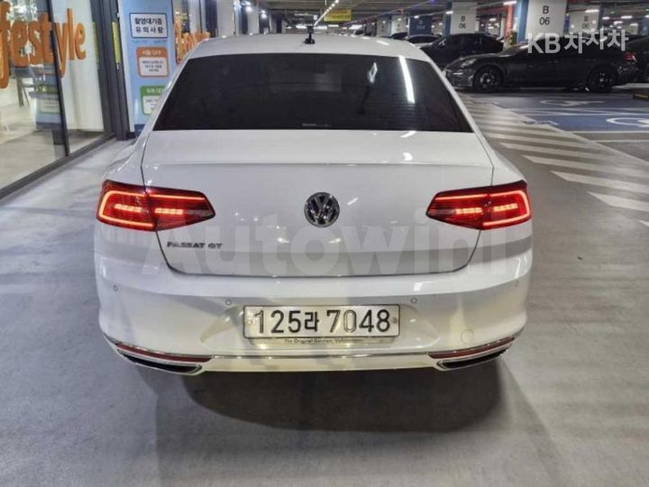 Volkswagen Passat 2018 — 5