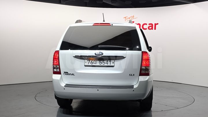 Kia Carnival 2013 — 4