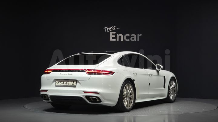 Porsche Panamera 2018 — 2