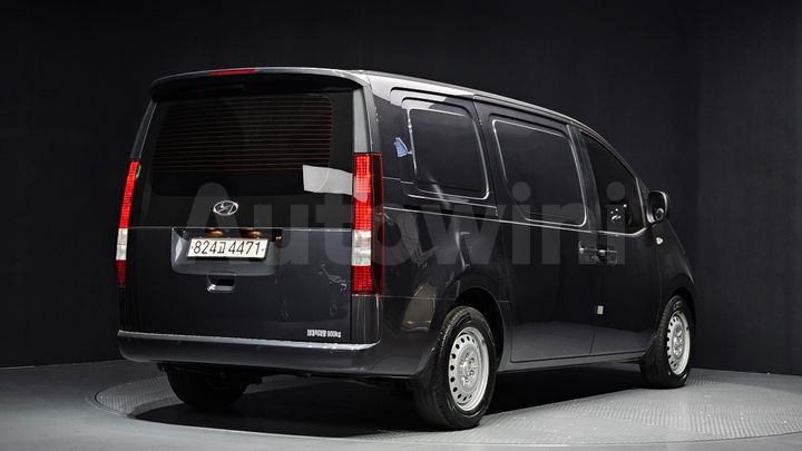 Hyundai Staria 2022 — 2