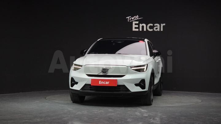 Volvo C40 2023 — 3