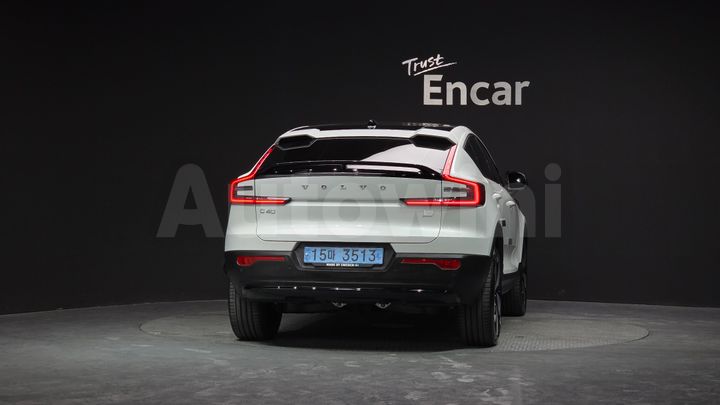 Volvo C40 2023 — 4