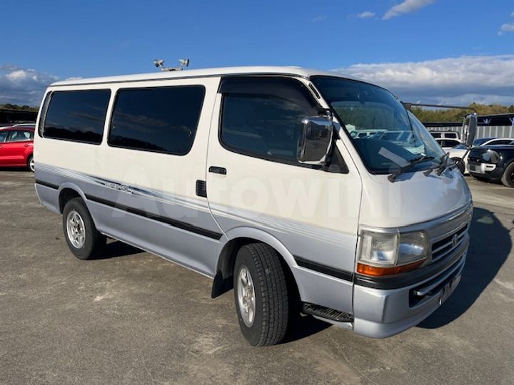 Toyota Hiace 2002 — 3