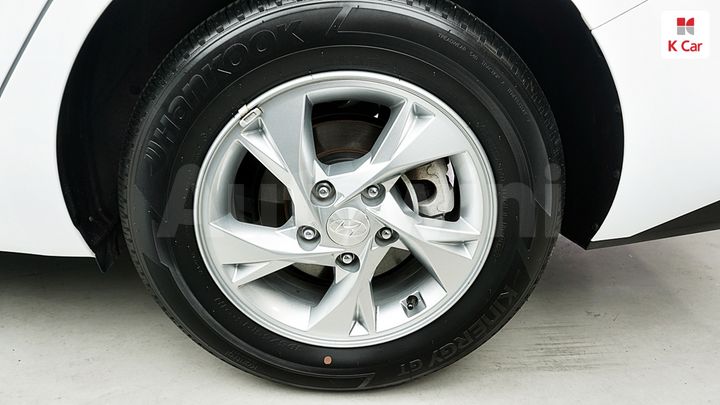Hyundai Avante 2022 — 3