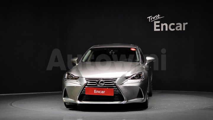 Lexus IS 2017 — 3