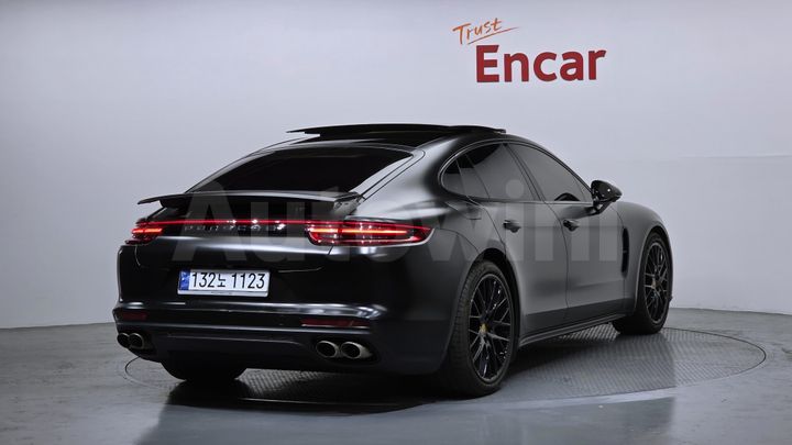 Porsche Panamera 2018 — 2