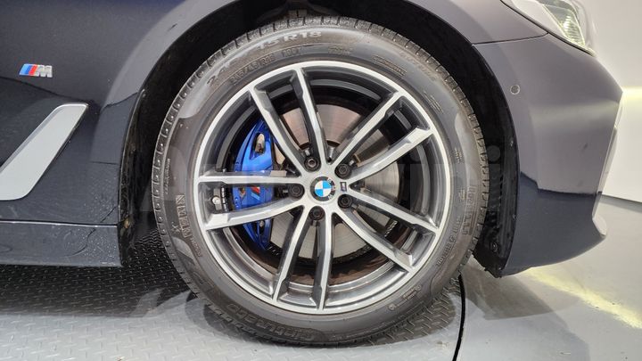 BMW 5 Series 2023 — 5