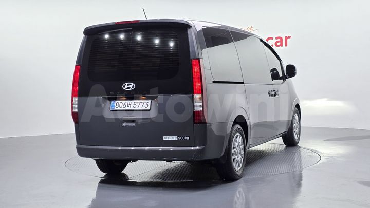 Hyundai Staria 2025 — 2