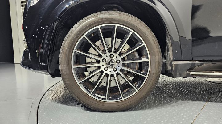 Mercedes Benz GLE Class 2023 — 5