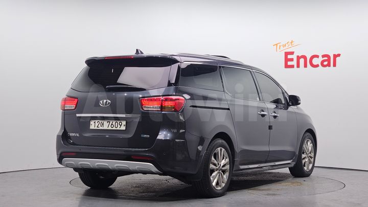 Kia Carnival 2015 — 2