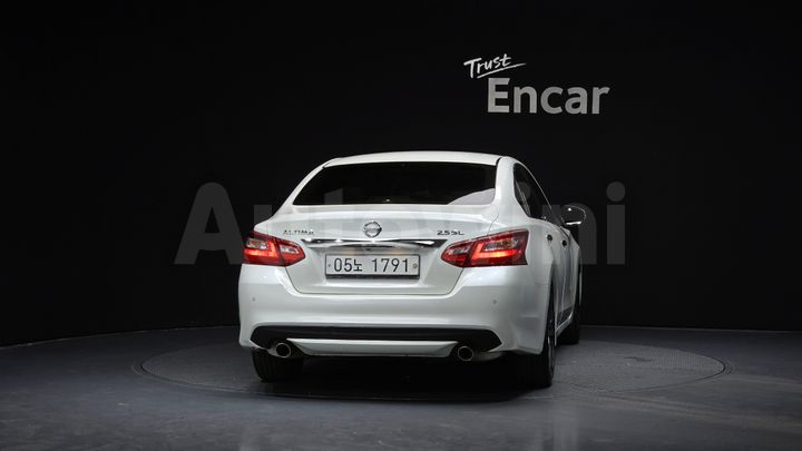 Nissan Altima 2017 — 4