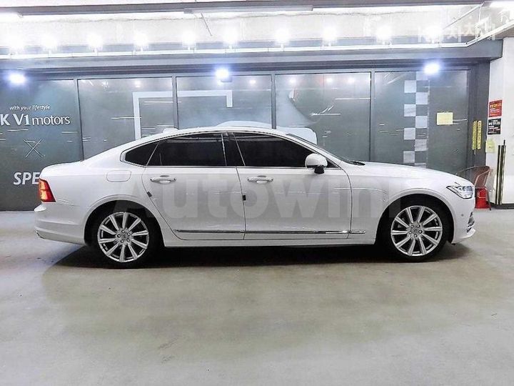 Volvo S90 2019 — 3