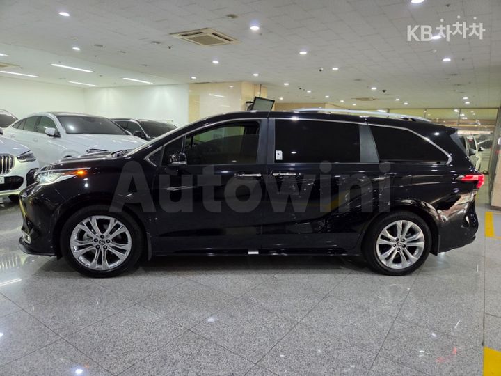 Toyota Sienna 2022 — 3