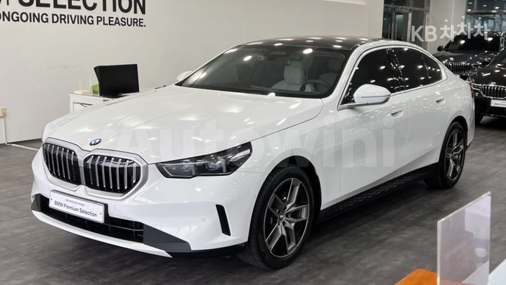 BMW 5 Series 2025 — 2