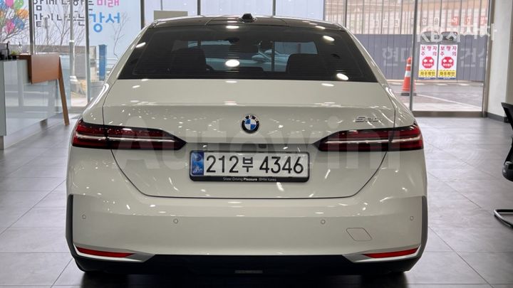 BMW 5 Series 2025 — 3