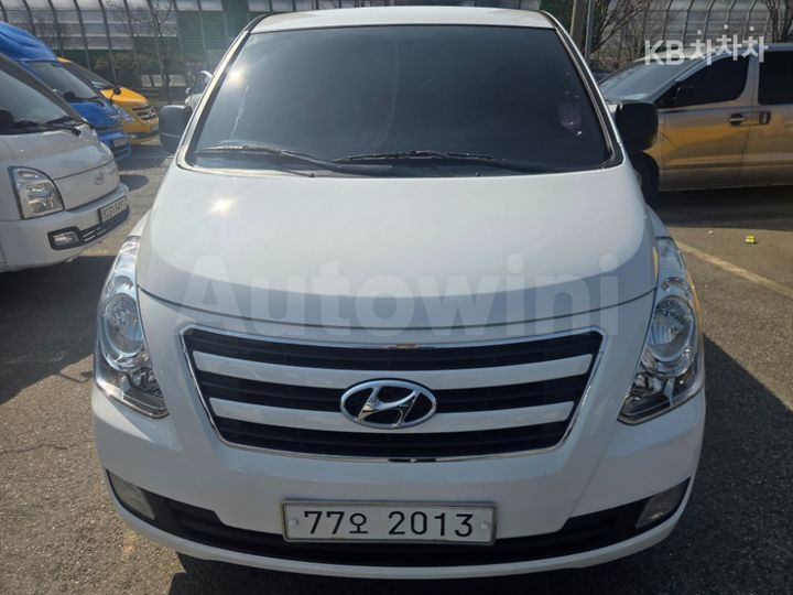 Hyundai Starex 2017 — 2