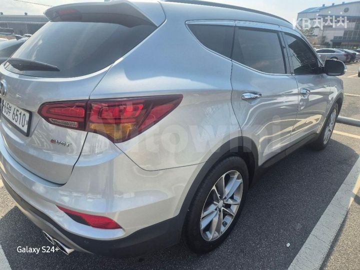Hyundai SantaFe 2017 — 3