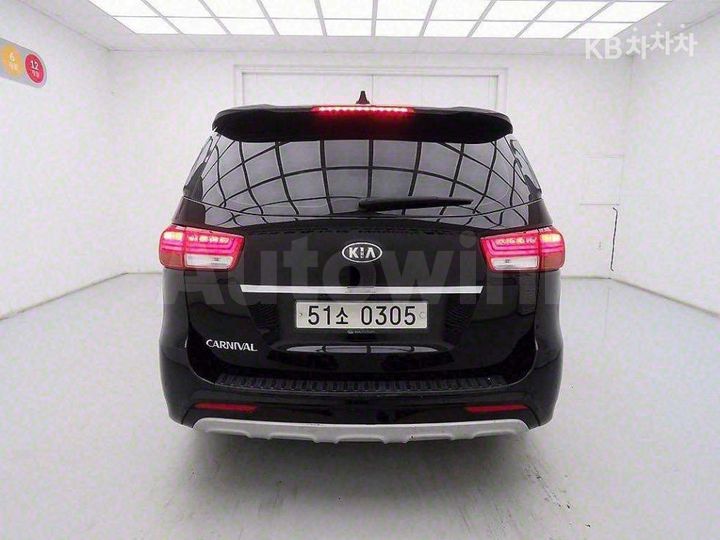 Kia Carnival 2017 — 3