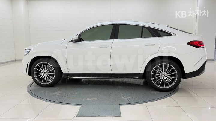 Mercedes Benz GLE Class 2023 — 2